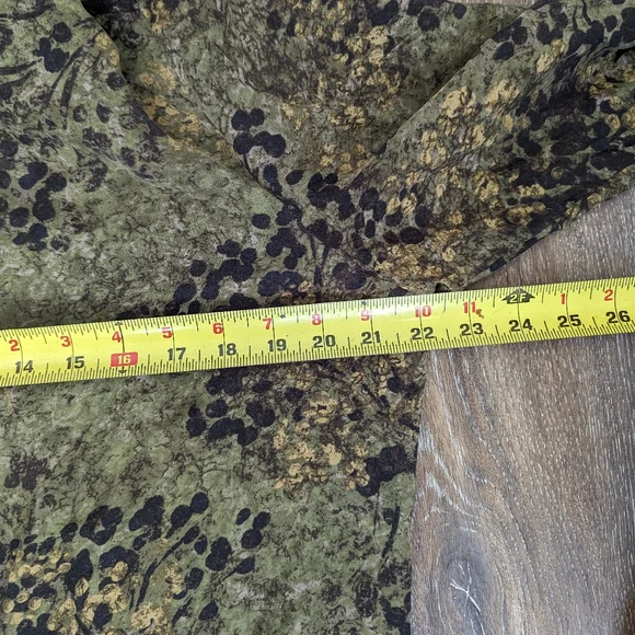 Banana Republic Womens 14 100% silk button blouse top green flower print - Picture 9 of 11